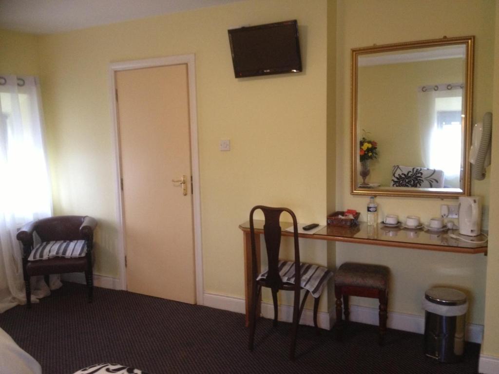 The White House Hotel Ward Room photo