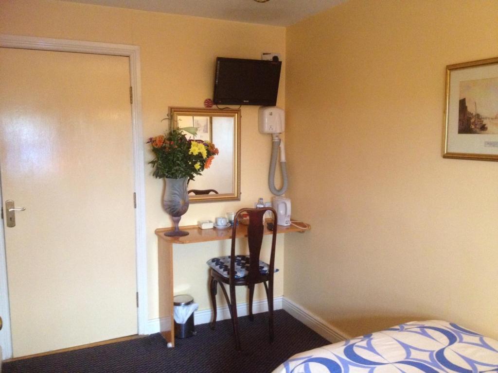 The White House Hotel Ward Room photo